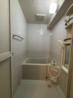 【浴室】 | ダイナコート鷹の巣 | コンパクトで使いやすいお風呂です
