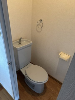 【トイレ】 | ダイナコート鷹の巣 | トイレです