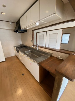【キッチン】 | グランドハイツ中井中央B棟 | コンパクトなキッチンで掃除もラクラク