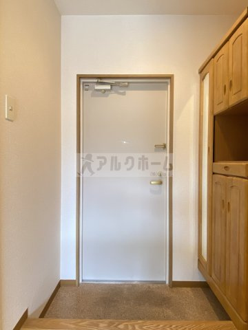 エストレノの玄関