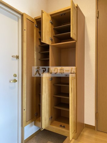 エストレノの玄関