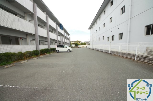 コージーコートの駐車場