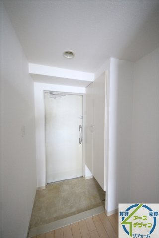 コージーコートの玄関|※類似部屋