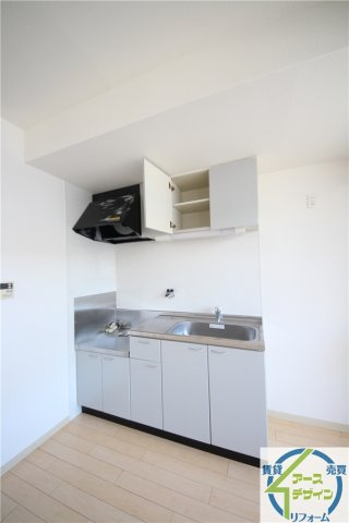 コージーコートのキッチン|※類似部屋