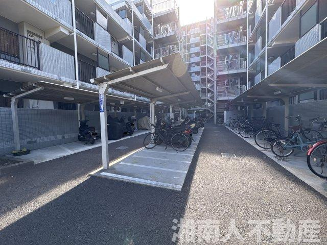 ダイアパレス湘南虹ケ浜オーシャンビューの駐輪場