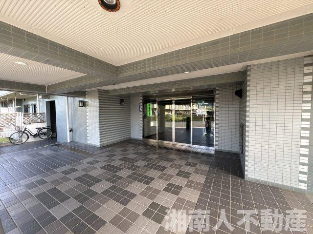 ダイアパレス湘南虹ケ浜オーシャンビューのエントランス|建物の内部です
