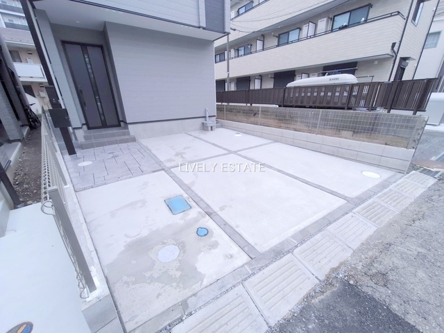 草加市吉町3丁目 新築分譲住宅の駐車場