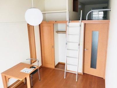 【居間・リビング】 | レオパレスプラム | ゆったりとしたリビングです