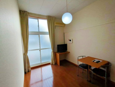 【居間・リビング】 | レオパレスチェリーガーデンＣ | 使いやすいリビングです