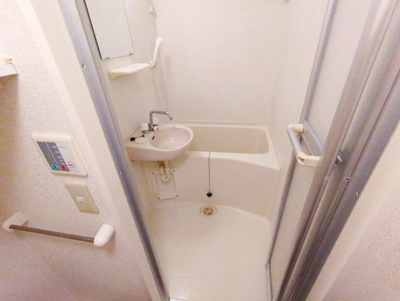 【浴室】 | レオパレスチェリーガーデンＣ | お風呂です