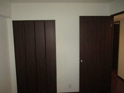 【収納】 | ライオンズマンション田無イーストレジデンス | クロゼット扉閉鎖時（洋室約5.0畳）※2025.9撮影