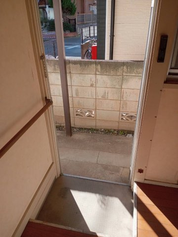 メゾン岡の玄関|ゆったりとした玄関です