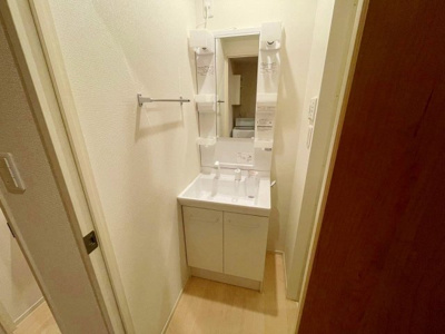 【内装】 | クレイノソルジェンテ | 明るい色調の室内です