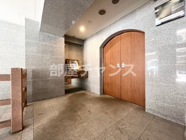 グランエターナ名古屋鶴舞のエントランス