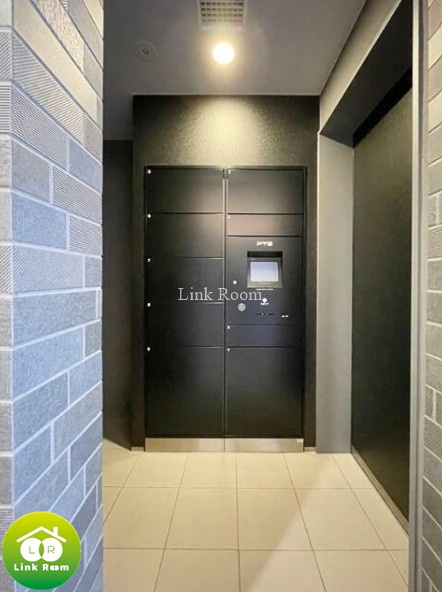 JU TOWER FRONT 亀沢の玄関