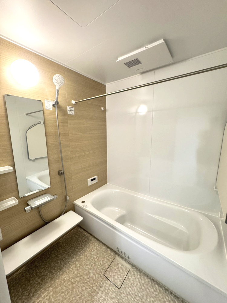 甲南台新築戸建の浴室|カワック付きの浴室は、寒い冬でも暖かくご入浴できます
TOTO製三乾王ほっカラリ床