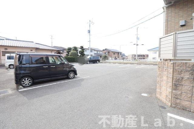 エスポワールの駐車場