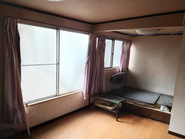 売中古戸建　静岡市駿河区鎌田の洋室