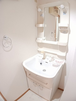 【洗面所】 | フォーウィルズコート | ゆったりとスペースのある洗面所
