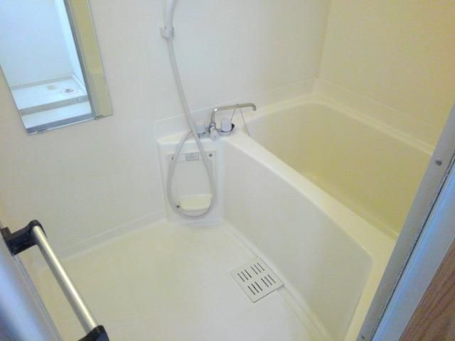 ユートピアアサヒＡの浴室