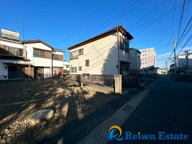 中古戸建　茅ヶ崎市萩園の前面道路含む現地写真