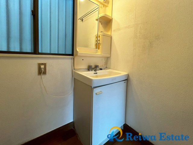 中古戸建　茅ヶ崎市萩園の独立洗面台