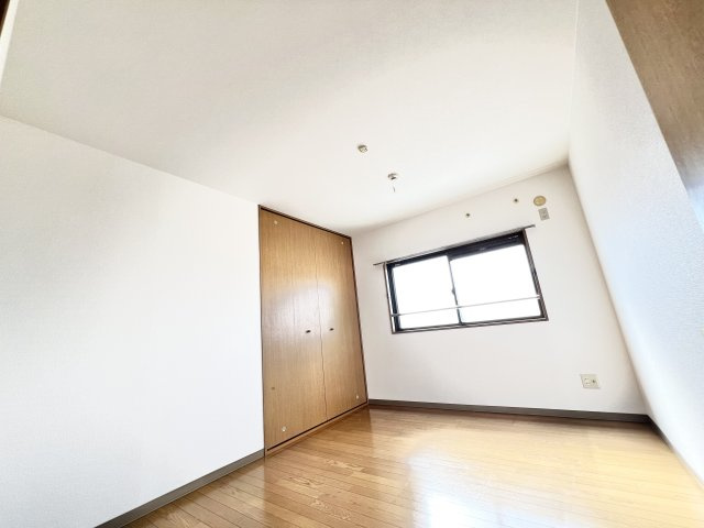 ガーデンハイムの洋室|広々とした洋室です