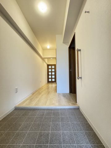 ルネシティ脇浜町4号棟の玄関