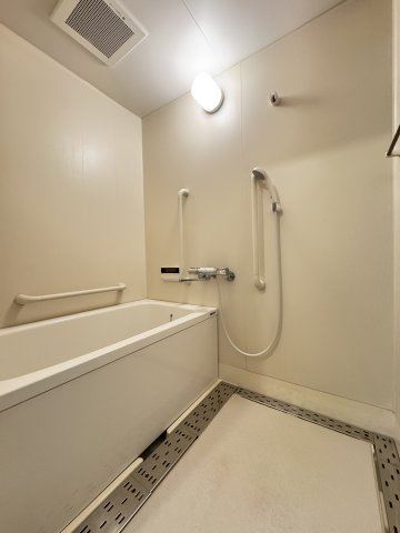 ルネシティ脇浜町4号棟の浴室