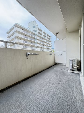 ルネシティ脇浜町4号棟のバルコニー