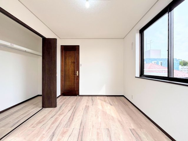 戸塚区平戸２丁目　中古戸建ての洋室|◆気持ちの良い風が室内へ入り込む居室。家具を配置しても広々ご利用いただけます！！
