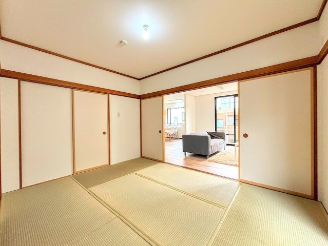 戸塚区平戸２丁目　中古戸建ての和室|◆子育て世代のスタッフもいますので、お客様目線での物件選び、ご提案が可能です。お問い合わせいただきました物件以外も多数ご紹介させていただきます。
