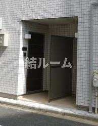 北区滝野川６丁目のアパートのエントランス