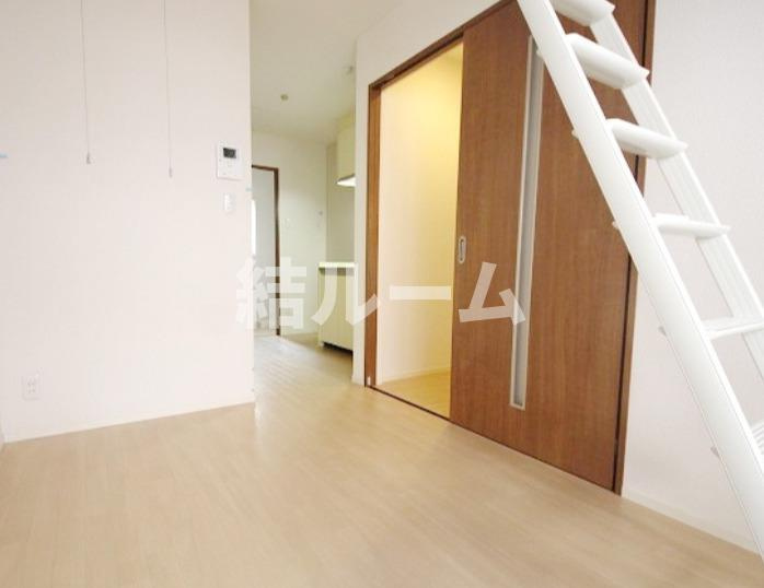 北区滝野川６丁目のアパートの居間・リビング