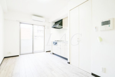 【居間・リビング】 | ドルチェ東京府中・弐番館 | 洋室のお部屋です。