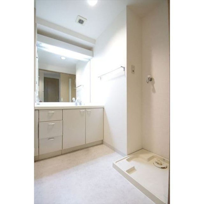 【洗面所】 | デ・リード日本橋箱崎 | 広い洗面スペース