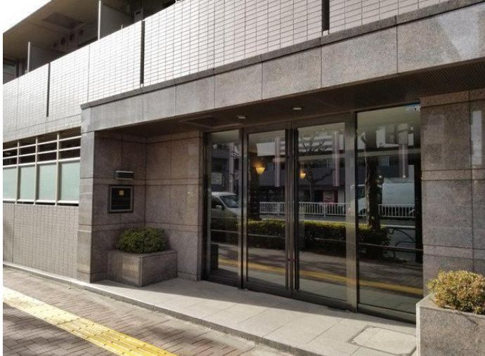 板橋区小茂根２丁目の賃貸マンションのエントランス