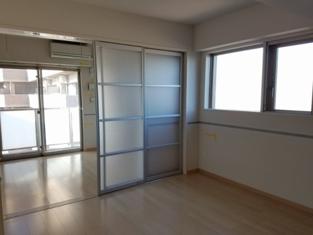 プライムコート千成の居間・リビング|２人入居可