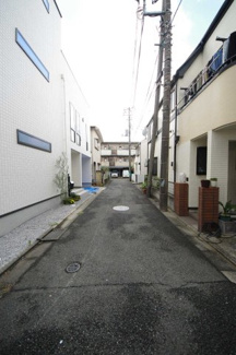 【前面道路含む現地写真】