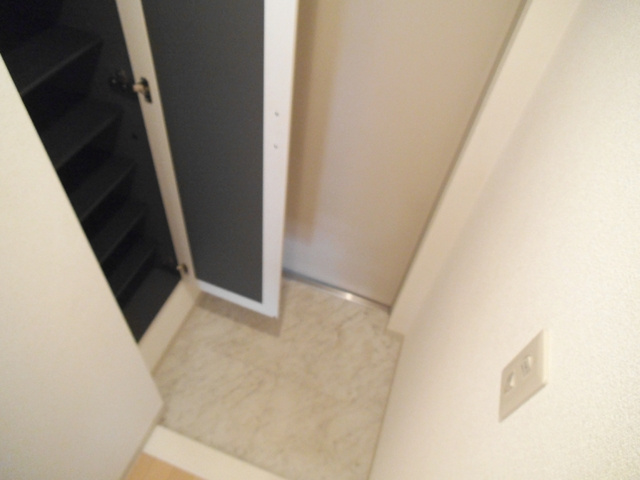 プリムベール北赤羽の玄関|キレイなタイルの玄関です！