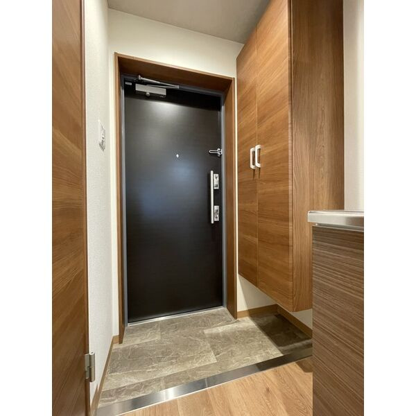 グランテラス八田駅前　名古屋市賃貸　仲介手数料無料の玄関