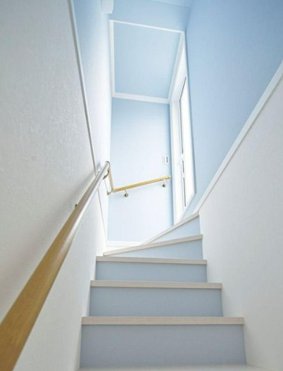 【新築】入間郡三芳町北永井新築分譲住宅 全1棟の内装|バルコニーへ向かう階段