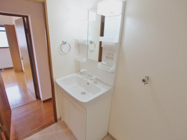 シャンペトルの洗面所