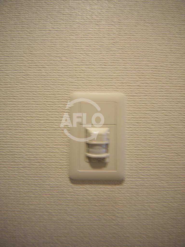 レオンコンフォート本町東Ⅲの設備|レオンコンフォート本町東Ⅲ　人感センサーライト