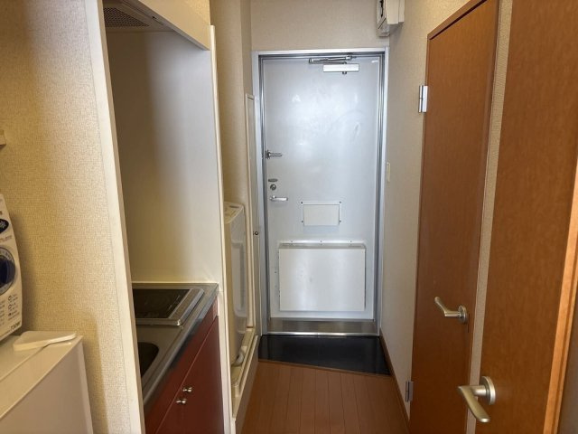 レオパレスプランドール高島の玄関