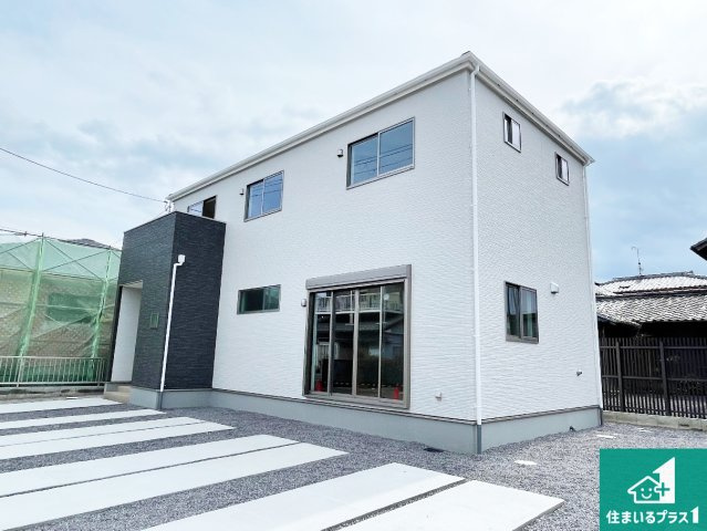 守山市荒見町　第1期　新築一戸建ての外観|お客様に長く安心して住んでいだだける事にこだわった家づくり！住んでからのアフターサービスにもしっかりと取り組んでいます！