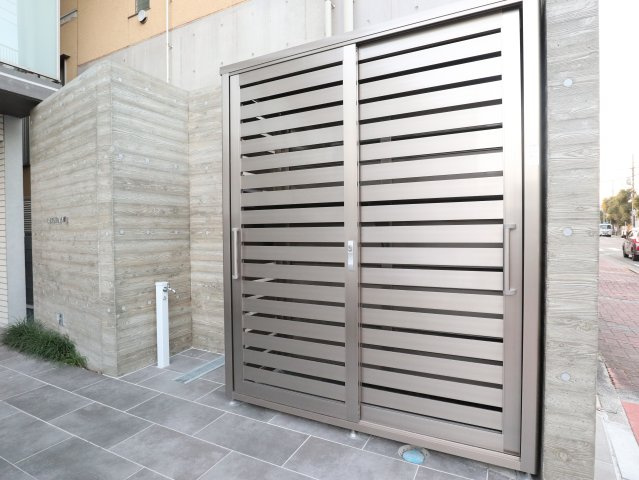 CLIVIA八幡の設備|敷地内にゴミ置き場があるので簡単にゴミが捨てれます！
