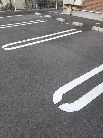 トビアスガーデン南沖洲Ｂの駐車場|駐車場があるので、車を買う予定の方も安心です