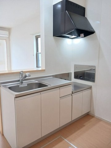 ボヌール　Ｂのキッチン|コンパクトなキッチンで掃除もラクラク