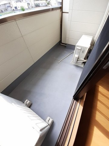 ハーブマンション　武中のバルコニー|暖かな日差しのふりそそぐバルコニー